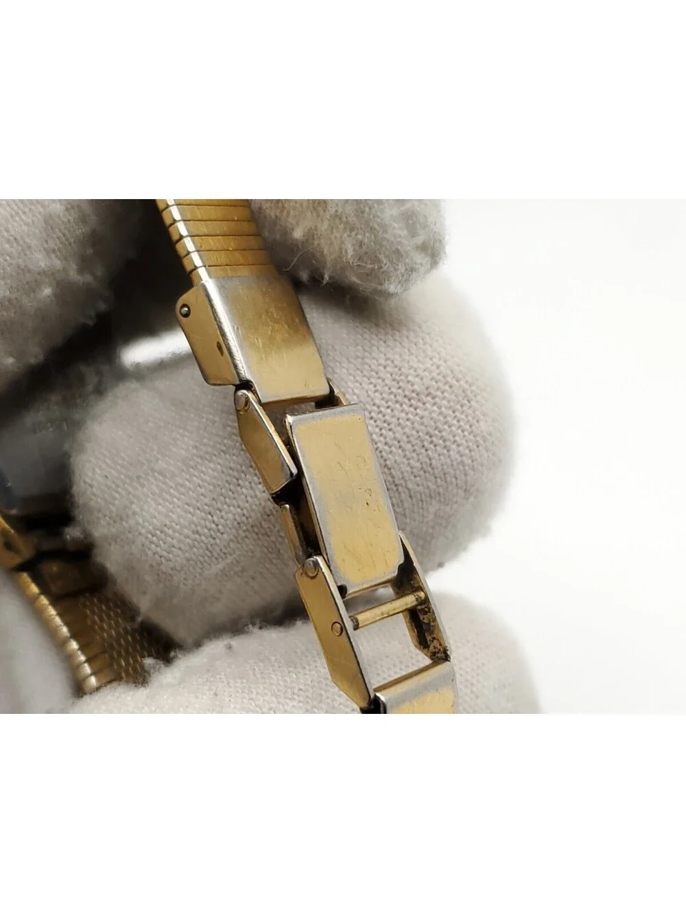 Vintage Seiko Quartz Watch Womens New Battery Gold Tone Black Dial 16mm